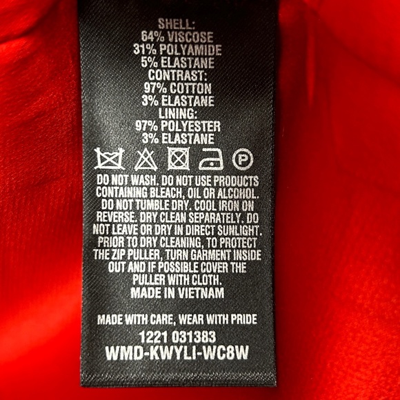 Structured Peplum Body- Con Red Dress - Picture 8 of 9